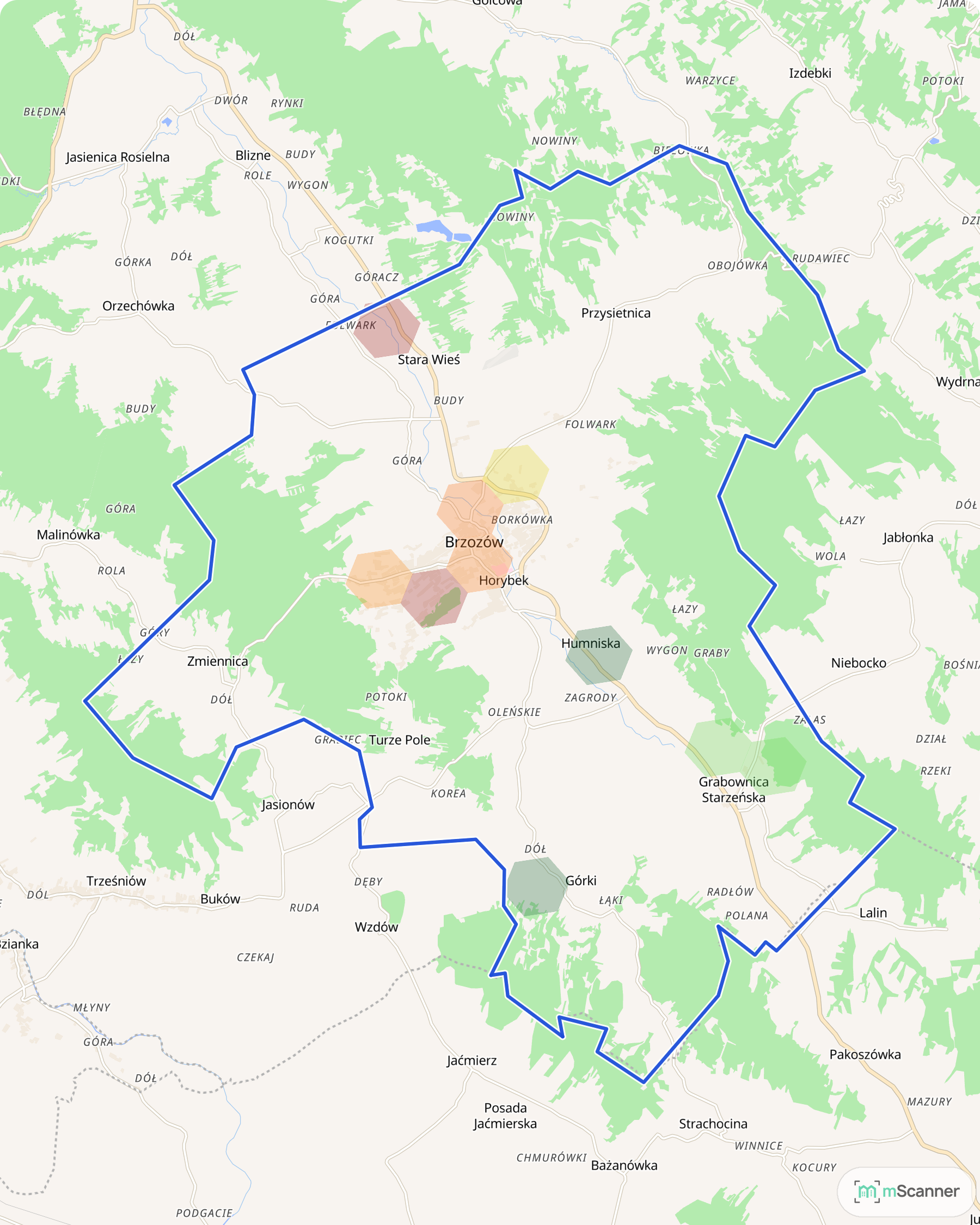 Mapa gminy Brzozów z niebieską granicą administracyjną i sześciokątami pokolorowanymi według mediany ceny transakcyjnej mieszkań, na Pogórzu Dynowskim