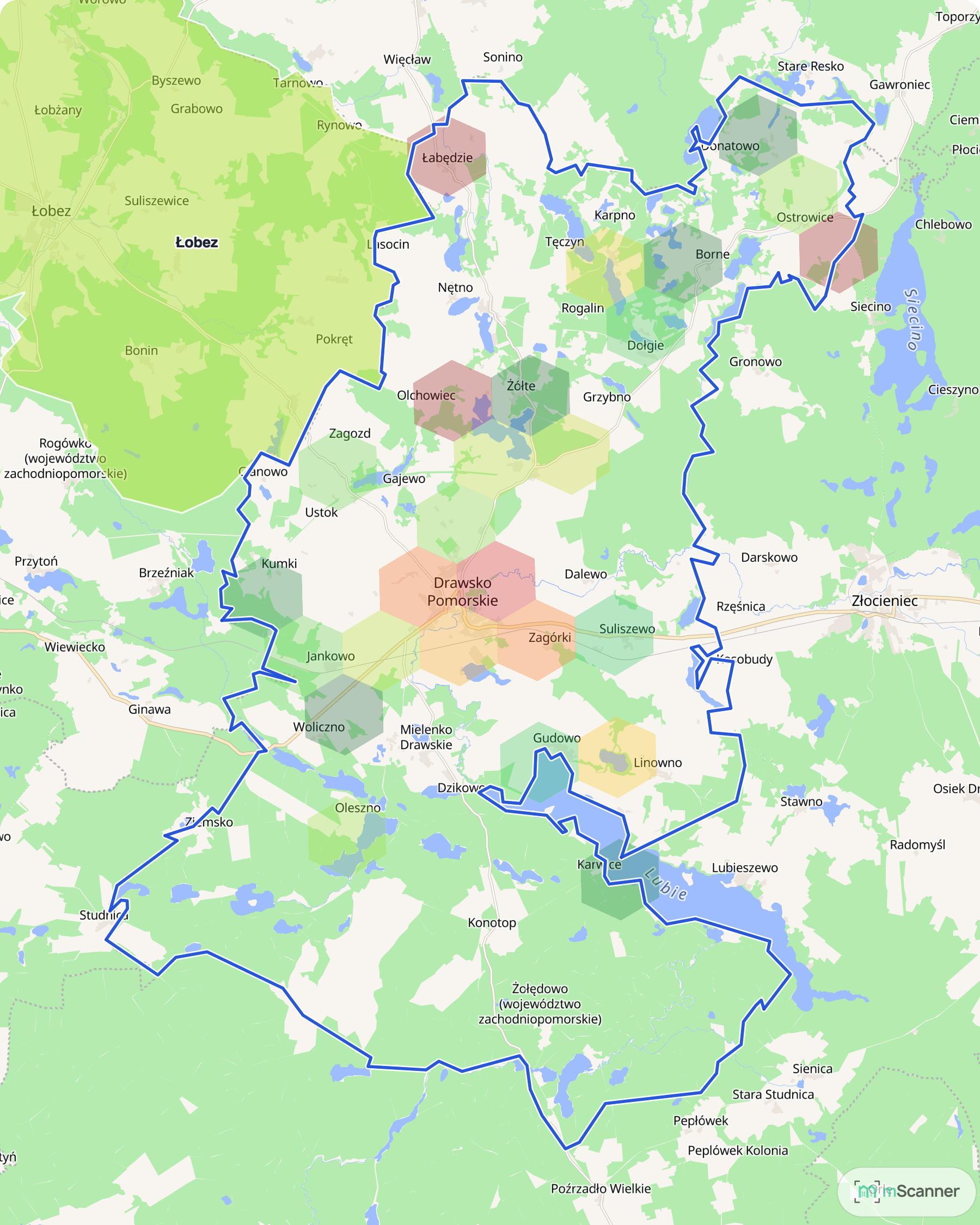 Mapa cen transakcyjnych mieszkań w gminie Drawsko Pomorskie, z niebieskim obrysem granic i kolorowanymi obszarami cen.
