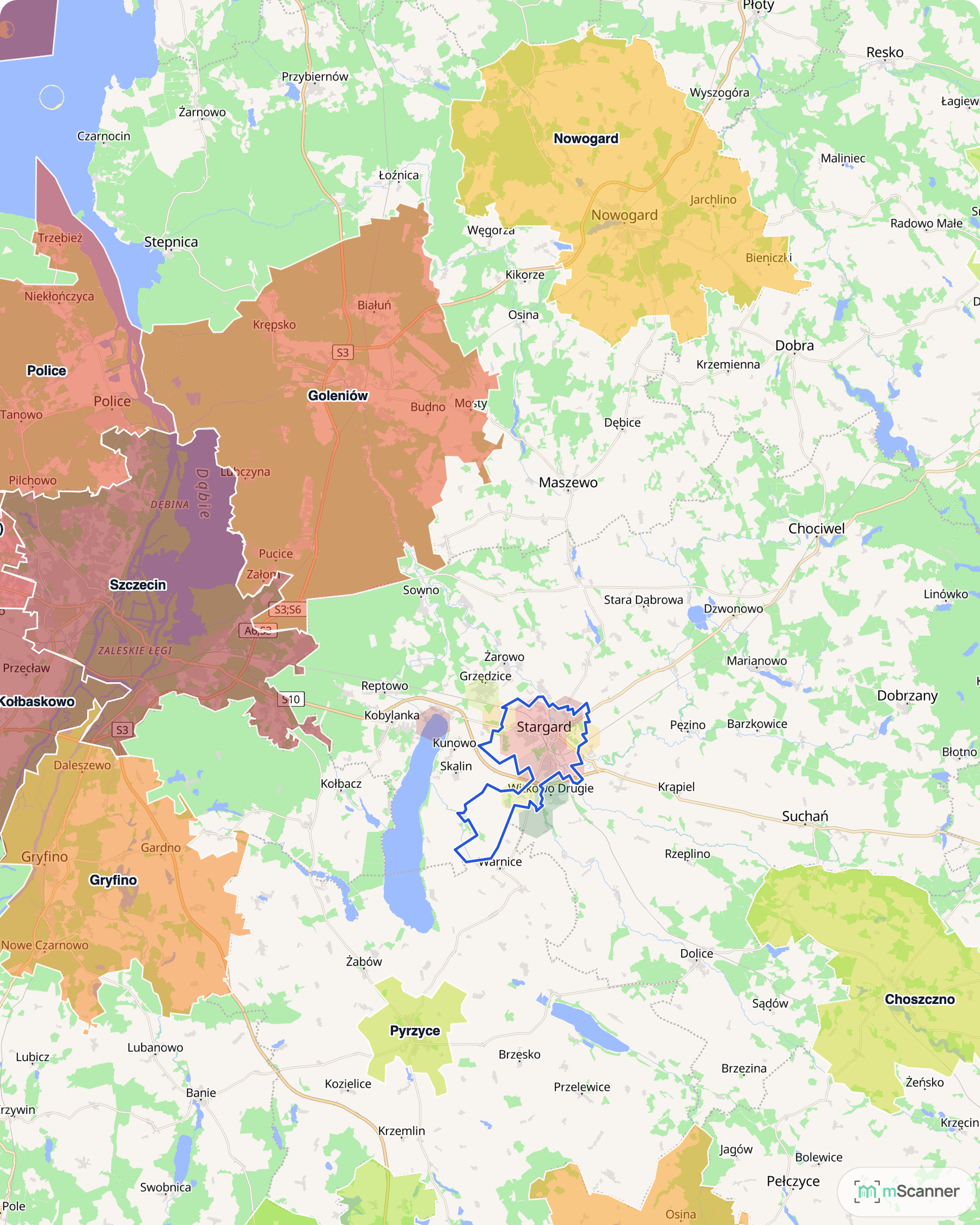 Mapa cen transakcyjnych mieszkań w Stargardzie, Goleniowie, Gryfinie i Nowogardzie, z niebieskim obrysem granic i kolorowanymi obszarami cen.