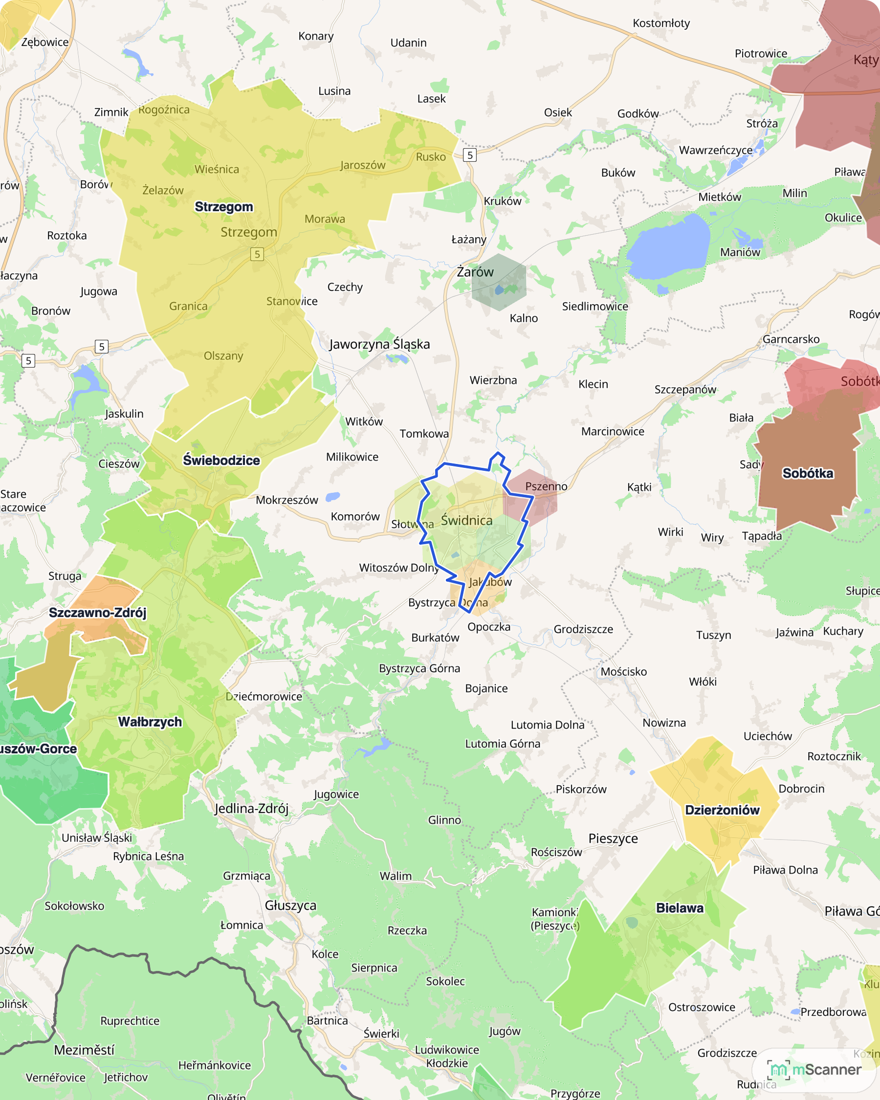 Mapa cen transakcyjnych mieszkań w Świdnicy, Dzierżoniowie, Bielawie i Strzegomiu, z niebieskim obrysem granic i kolorowanymi obszarami cen.